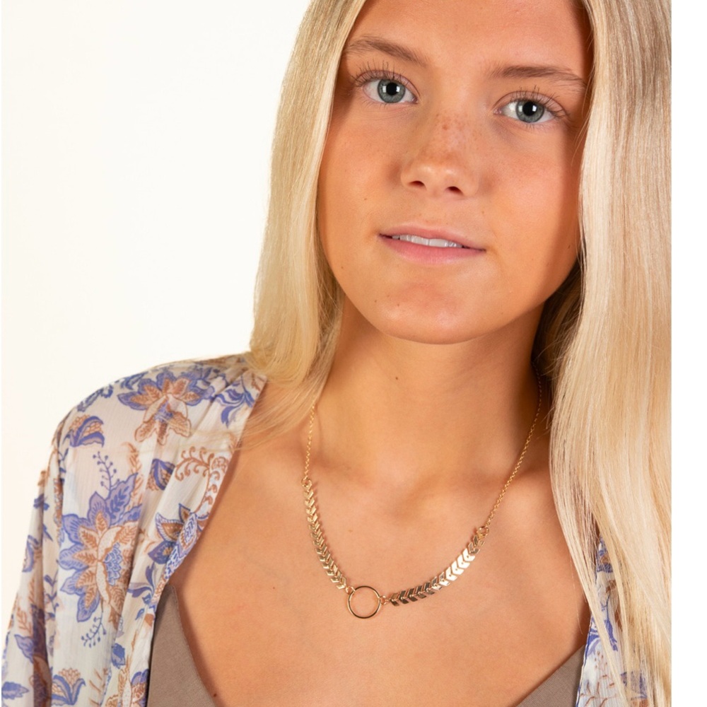 Shein Dainty Gold Feathered Arrow Chain Minimalist Open Circle Spring Necklace